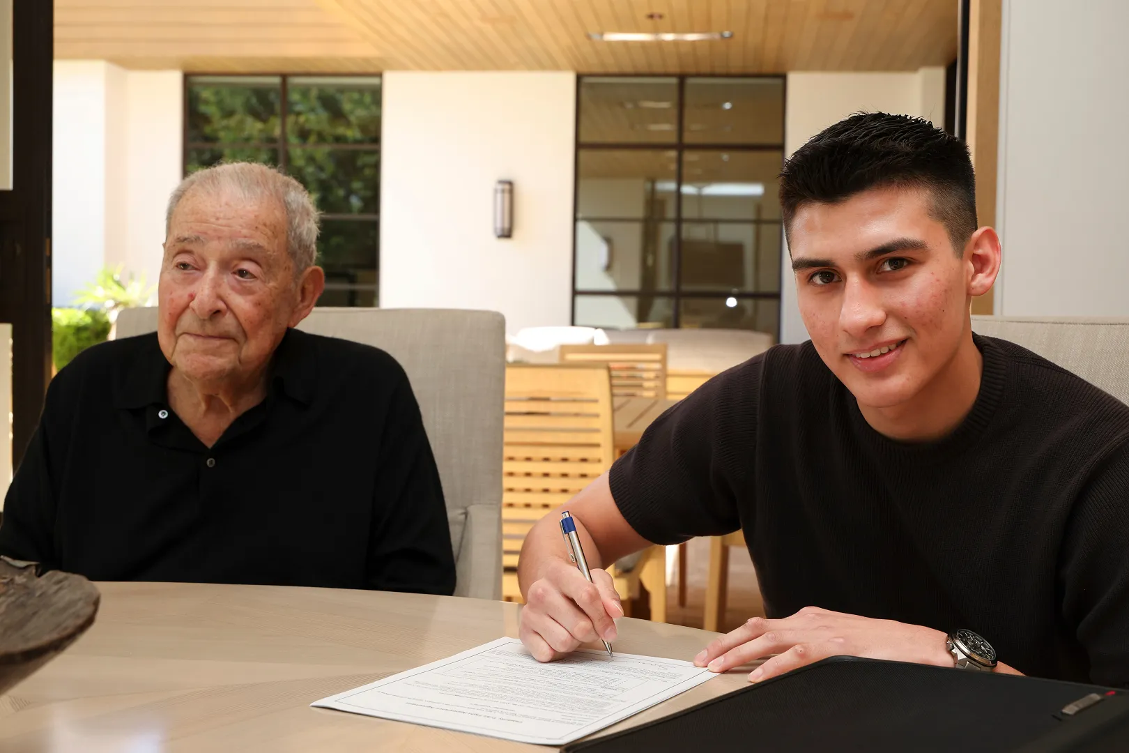 Article image of Top Rank Signs Undefeated Lightweight Prospect Sammy Contreras